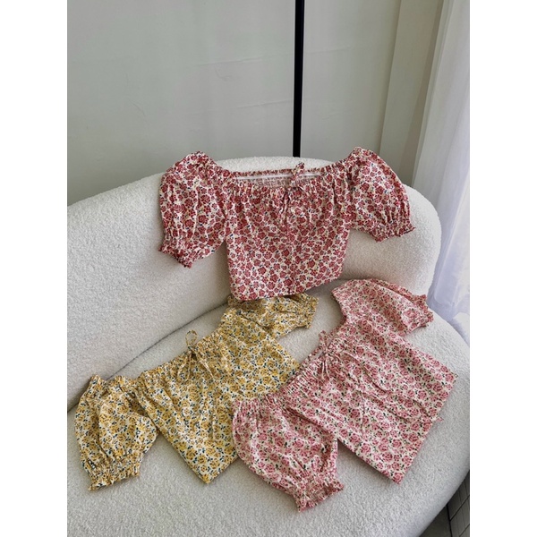 (cam thường ảnh thật, hoả tốc) 🥗PEONY_CROPTOP(ÁO HOA TRỄ VAI NƠ)