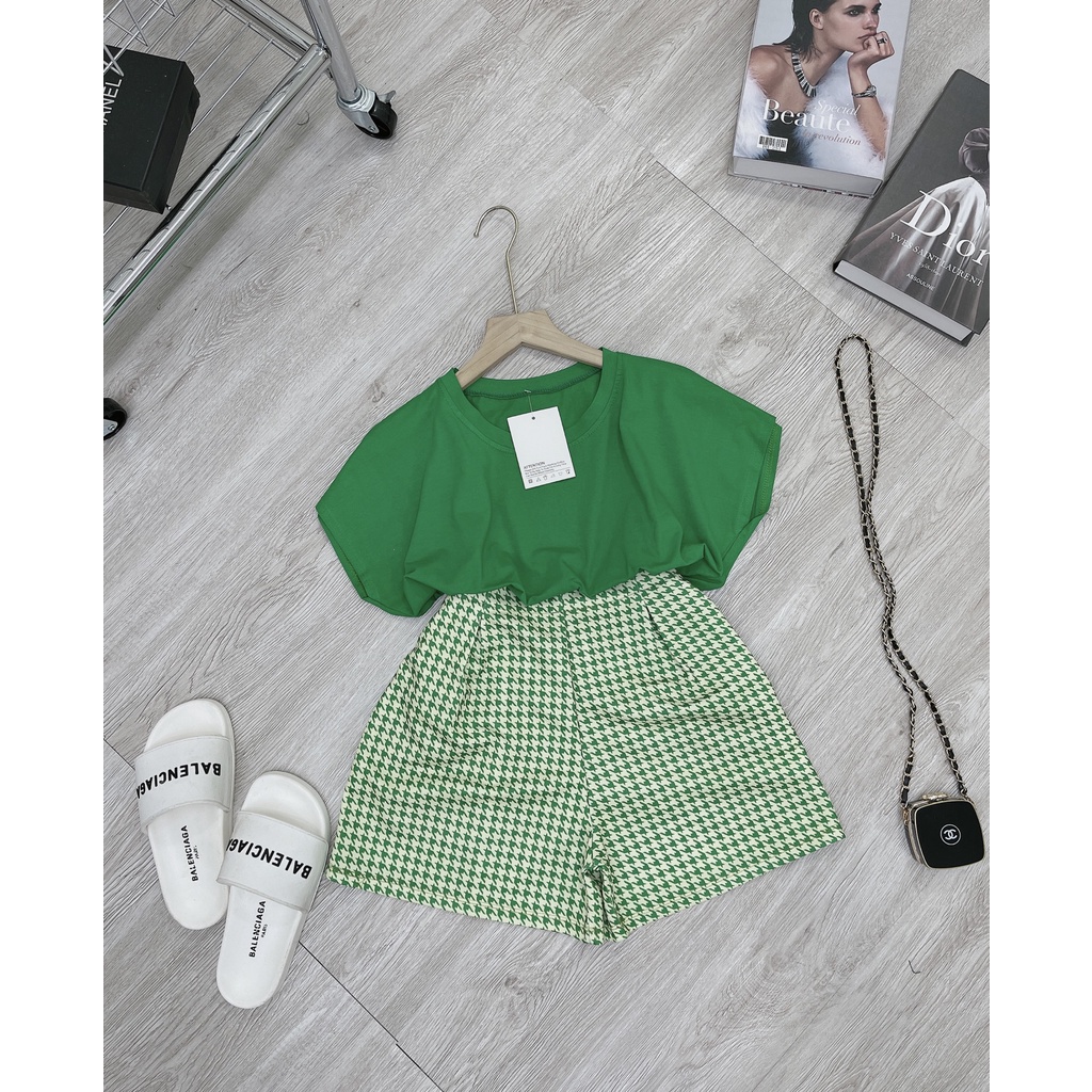 Set áo xanh tay dơi quần short đùi họa tiết DN558