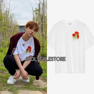 Áo phông hoạ tiết của Jinhwan Ikon