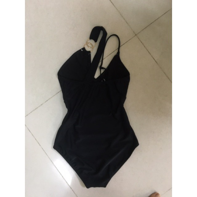 Bikini liền mảnh lệch vai khoen màu đen sexy