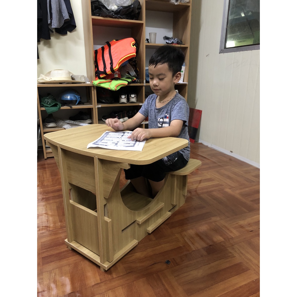 BÀN HỌC THÔNG MINH CHO BÉ YÊU - Hình con ngựa chống gù lưng