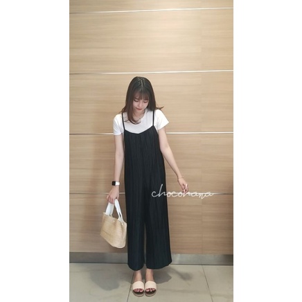 Chocohana| Jumpsuit màu đen, hai dây trẻ trung năng động