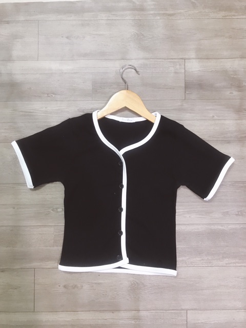Áo croptop nút thật phối viền hàng xịn (ap)