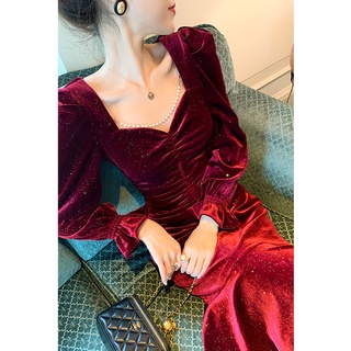 Váy nhung đỏ nhũ đuôi cá (kèm dây ngọc)