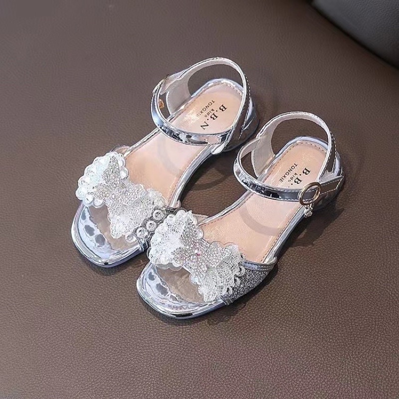 Giày sandal bé gái mã 2662