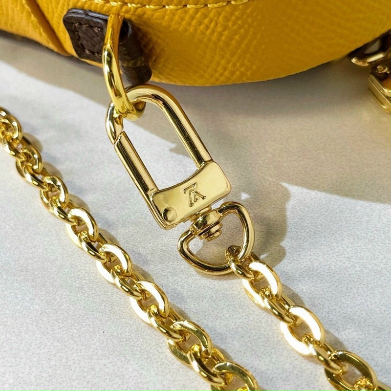 Túi LV Mini - móc khoá LV hoạ tiết Minion ngộ nghĩnh - set mẹ bé dễ thương