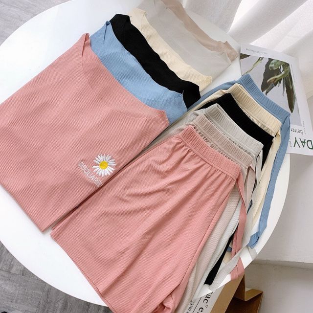 Bộ mặc nhà thêu hoa cúc