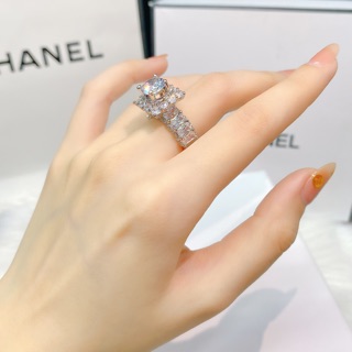 Nhẩn bagguet ổ vuông hột trụ cao mạ bạch kim