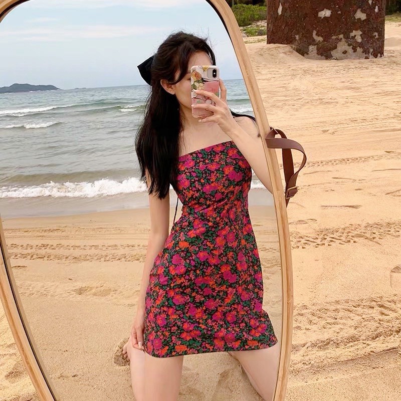 [SALE] Đầm 2s đen hoa đỏ