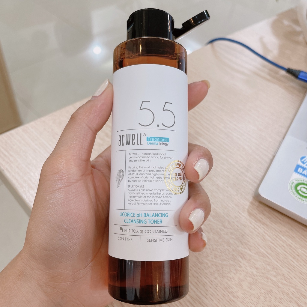 Nước hoa hồng chiết xuất cam thảo cân bằng pH làm sạch dành cho da nhạy cảm Acwell Licorice pH Balancing Cleansing Toner