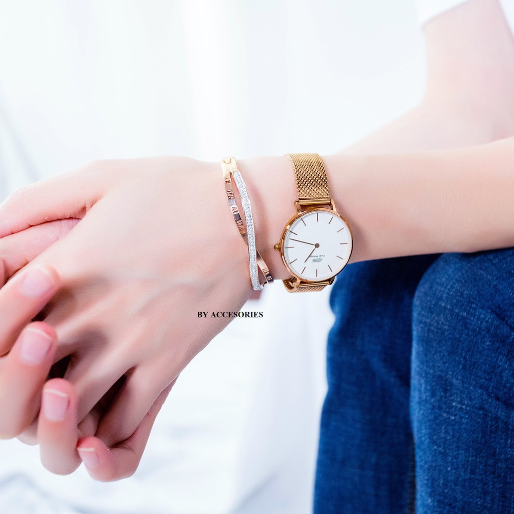 Vòng tay titan đường cắt chéo đính đá khắc số la mã không gỉ