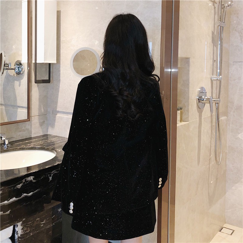 Bộ đồ liền thân nữ hoàng 2018 mùa đông mới đính sequin đen nhỏ phù hợp với áo khoác thời trang V-cổ