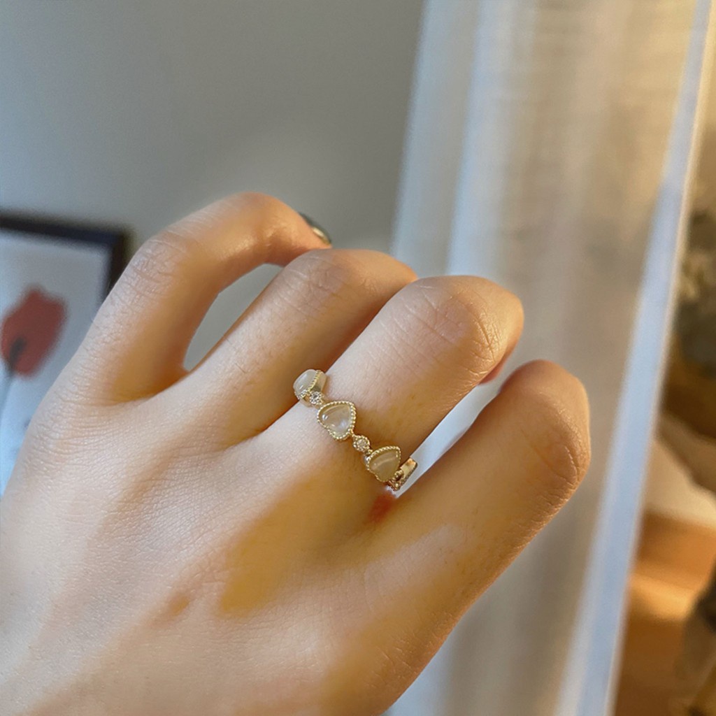 Nhẫn hở mặt trái tim đính đá opal phong cách retro