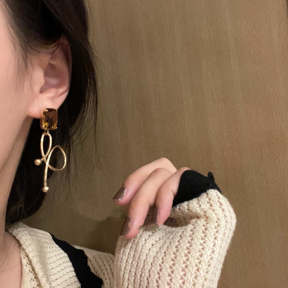 Khuyên Tai Tua Rua Dáng Dài Đính Đá Zircon Màu Hổ Phách Tự Nhiên Phong Cách Hàn Quốc Ngọt Ngào