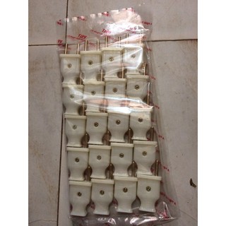 Phích cắm chân tròn đuôi cá