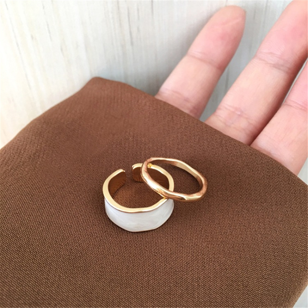 Bộ 2 Nhẫn Đeo Tay Kim Loại Thiết Kế Đơn Giản Cho Nữ