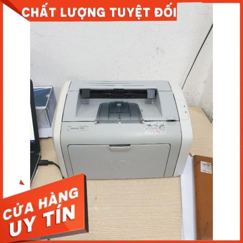 Chính Hãng Máy in HP 1020 cũ. Hình thức máy nhỏ gọn . Hộp mực to in được 1500 trang mấy phải đổ mực