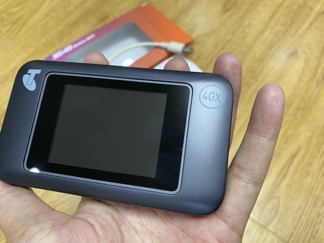 Bộ Phát Wifi 4G Huawei E5787Ph-67a tốc độ 4G 300Mb Wifi 2 băng tần 900Mbps Pin 3000mAh sửa dụng liên tục 10-12h