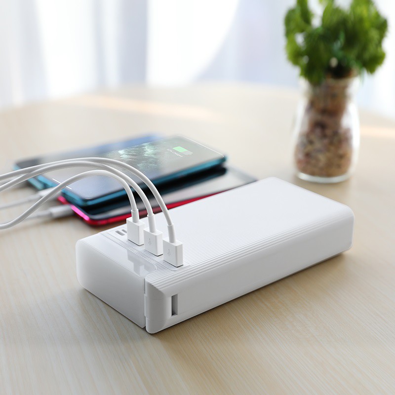 Pin sạc dự phòng đa năng HOCO J62 dung lượng cao 30000mAh kèm đèn bàn chiếu sáng LED, đầu ra 3 USB 2A - Hàng chính hãng