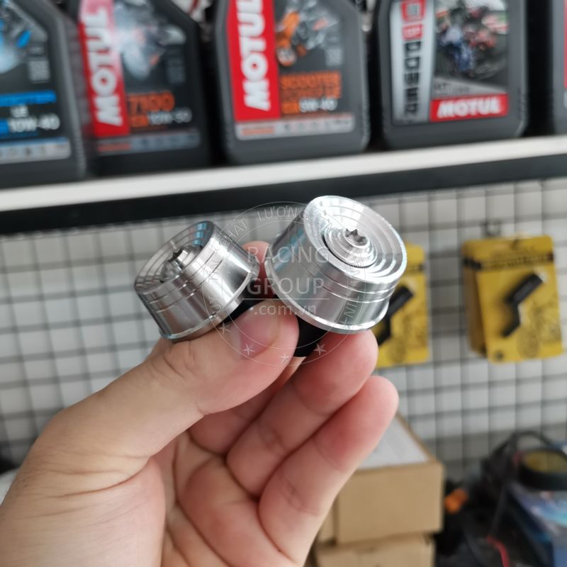 Gù tay lái Salaya mẫu đặc thái ốc phay inox 304 chống rung cho xe máy Wave, Dream, Sirius, Exciter 150, SH,...