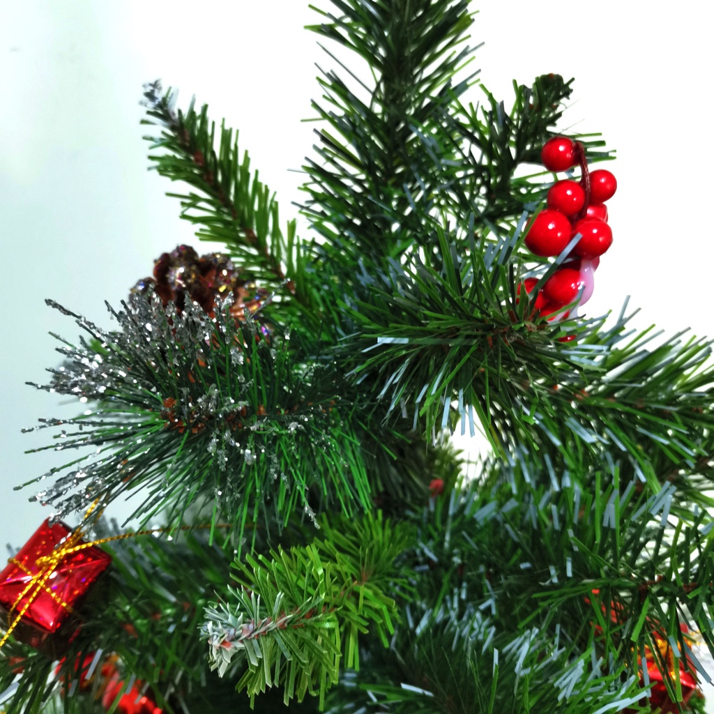 Cây thông noel để bàn 77cm quà tặng trang trí giáng sinh hàng Việt Nam chất lượng cao mẫu 3 loại lá gắn trái thông