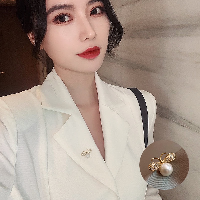 Ghim Cài Áo Hình Con Ong Đính Ngọc Trai