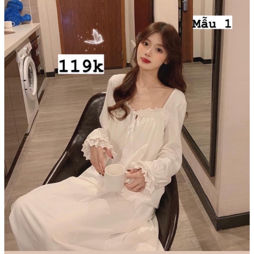 Bộ ngủ nữ đầu tiên