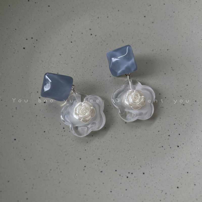 Bông Tai Hình Hoa Trà Xinh Xắn Cho Nữ