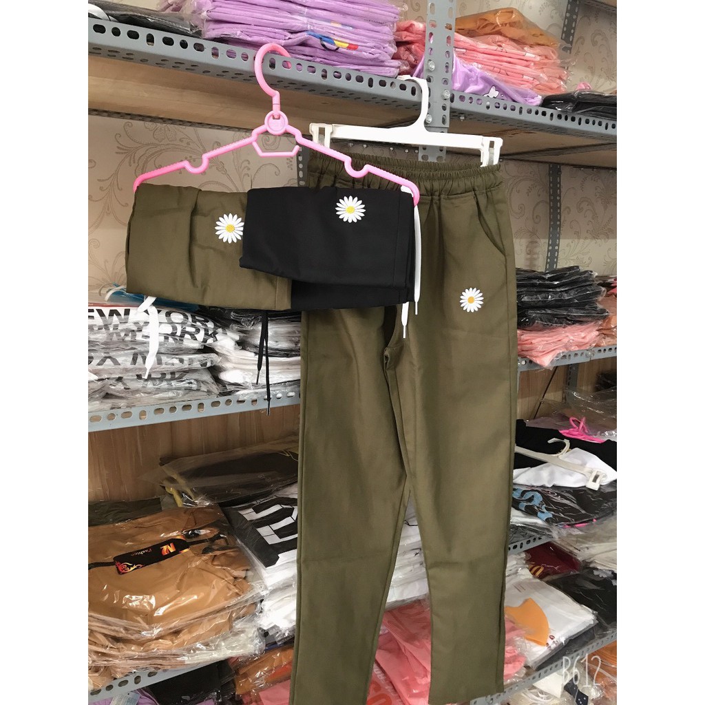 Quần Kaki Phối Hoa Cúc Siêu Cute | BigBuy360 - bigbuy360.vn
