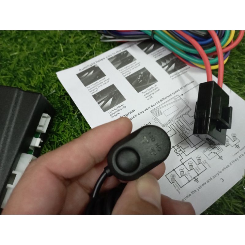Cảm biến bật đèn pha ô tô. Bộ cảm biến ánh sáng tắt mở đèn pha ô tô Autolight Sensor