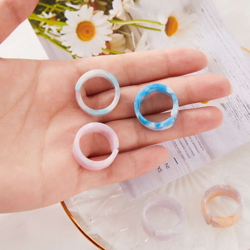 Set 4/5 Nhẫn Nhựa Họa Tiết Vân Đá Thời Trang