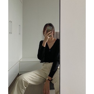 Áo crop top len cổ V (có sẵn)