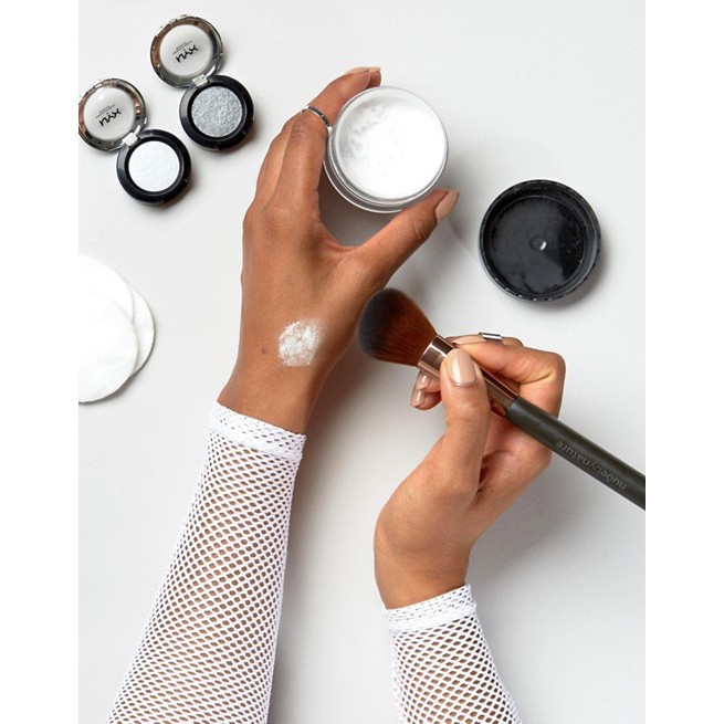 NYX - Phấn Phủ Bột Kiềm Dầu Không Màu NYX HD Studio Finishing Powder SFP01 6g | BigBuy360 - bigbuy360.vn