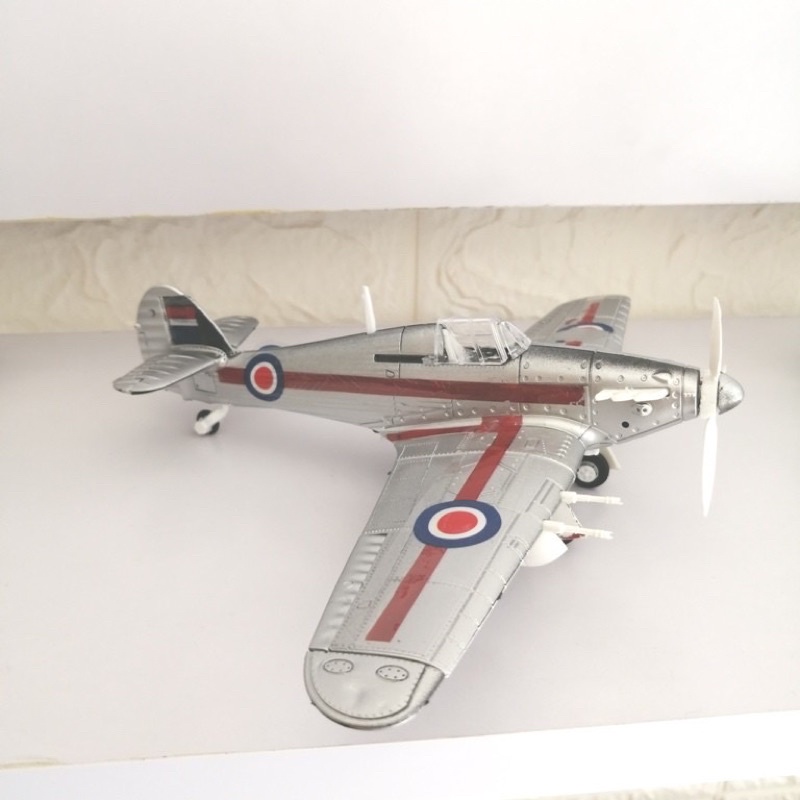 Bộ lắp ráp 4D mô hình máy bay chiến đấu ww 2 Hurricane Tỷ lệ 1/48