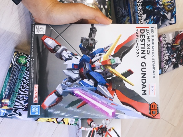 Gundam lắp ráp ảnh thật tự chụp nâng trí thông minh