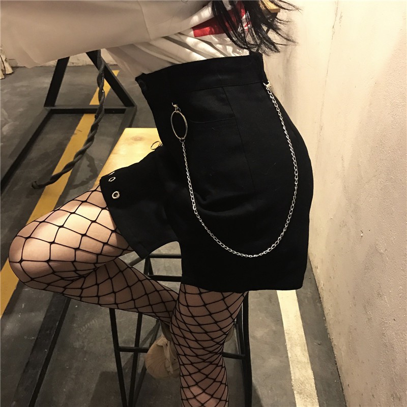 [ORDER] Chân váy ngắn đen có dây xích và khóa zip