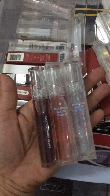 Son bóng ROMAND 𝐆𝐋𝐀𝐒𝐓𝐈𝐍𝐆 𝐖𝐀𝐓𝐄𝐑 𝐆𝐋𝐎𝐒𝐒 | BigBuy360 - bigbuy360.vn