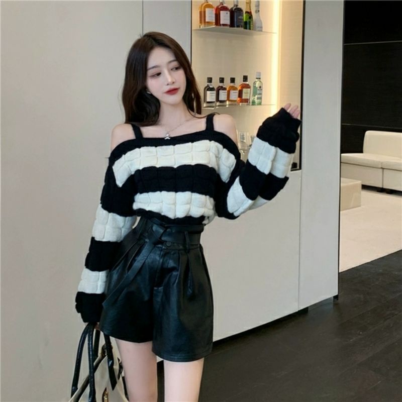 Set Áo Len Rớt Vai Và Quần Short Da Giả Váy, Áo Len Hở Vai Tay Dài Họa Tiết Kẻ Ngang Cho Nữ Phong Cách Ulzzang