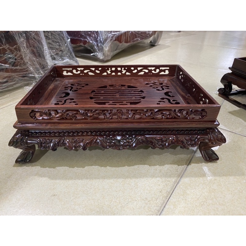 Khay trà chân quỳ gỗ cẩm sang trọng