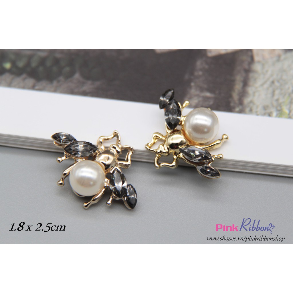 Charm ong đá ghi/xanh