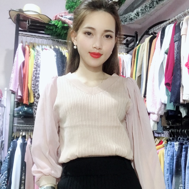 Áo len tay voan cổ tim bao chuẩn ảnh. K chuẩn không cần nhận. Ok ☺️☺️☺️☺️