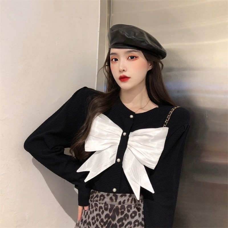 Áo Kiểu Tay Phồng Cổ Tròn Đính Hạt Thời Trang Mùa Thu 2022 Sang Trọng Cho Nữ