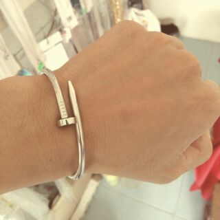 Vòng Tay Đinh Titanium Cao Cấp