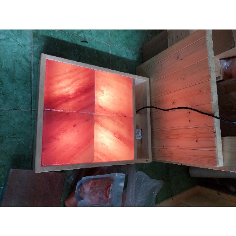 Bàn thiền đá muối himalaya, loại 4 viên đá muối ghép lại với nhau. kích thước mỗi viên đá muối là 20cm*20cm*5cm