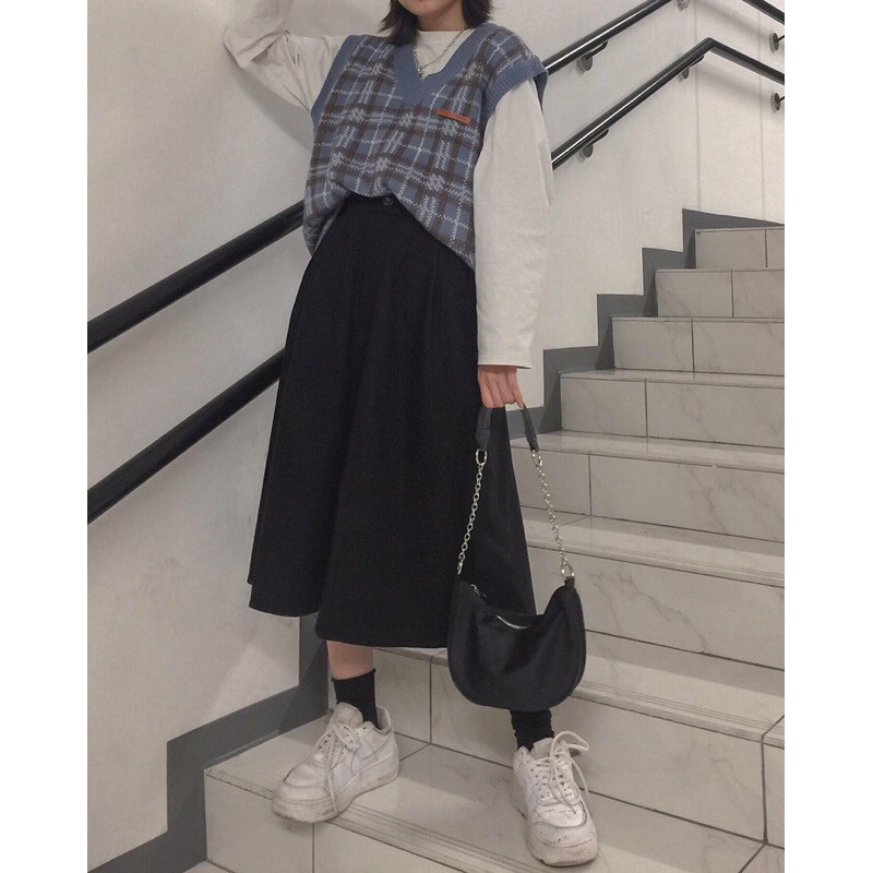 Áo gile len họa tiết caro màu xanh dương phong cách vintage