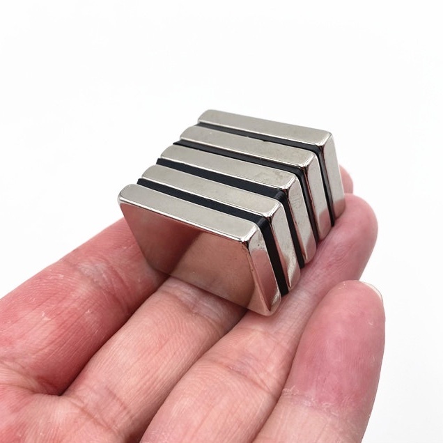 Nam châm đất hiếm hình chữ nhật 30x20x3/5/10mm từ tính mạnh N35