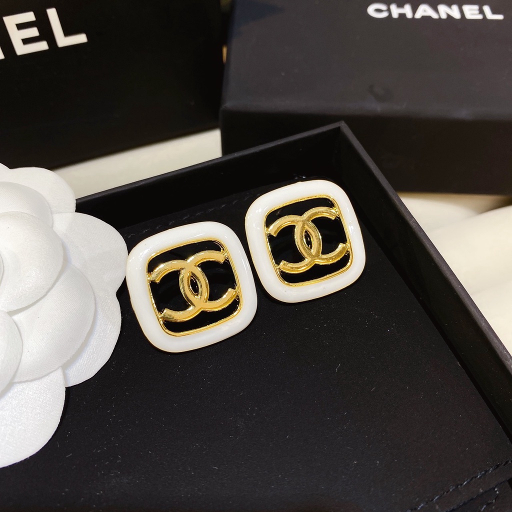 Bông tai nữ đính đá và ngọc châu nhân tạo cá tính Ròm House kiểu dáng bông tai thương hiệu cực kỳ sang chảnh - ms04517