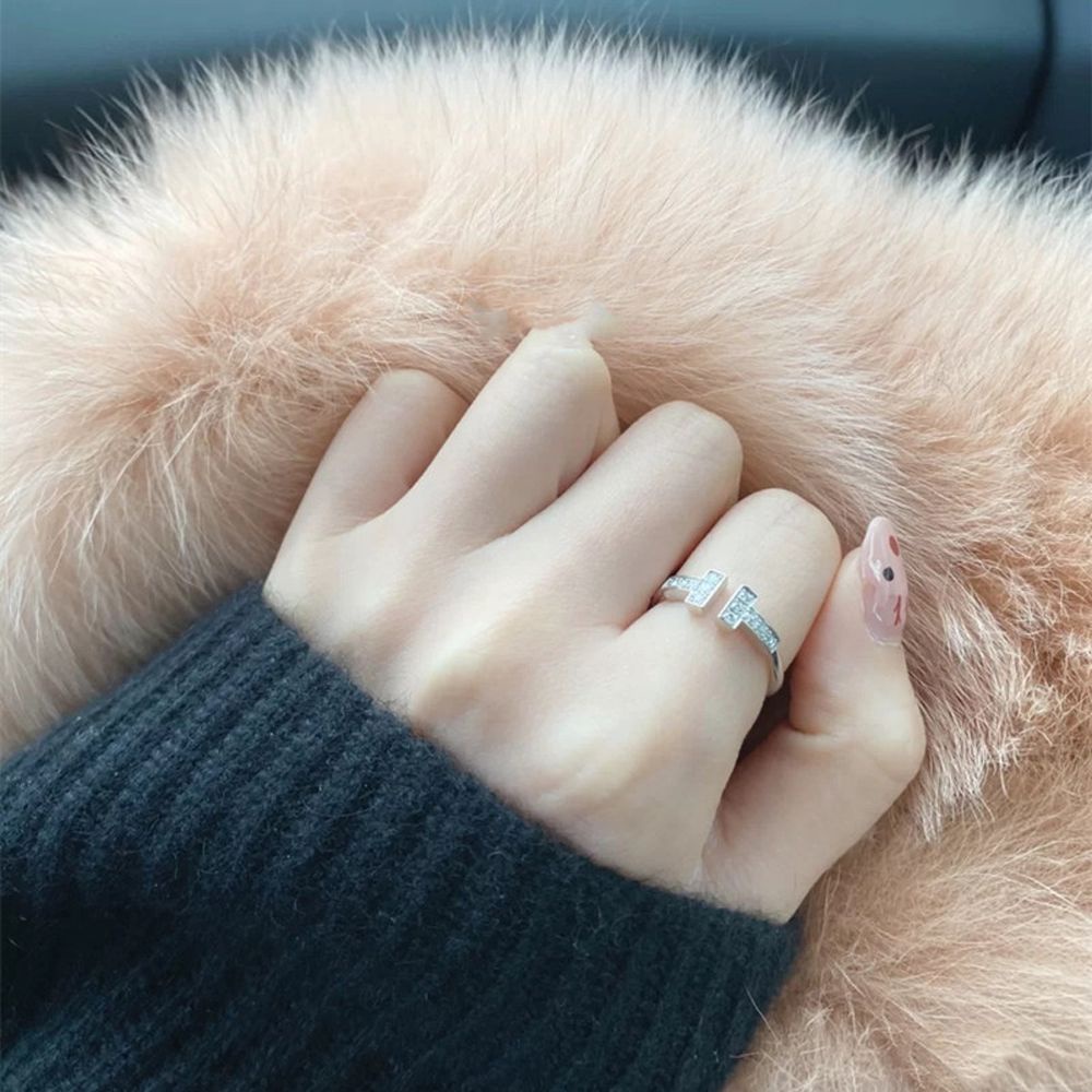 Nhẫn hở khắc chữ đính đá zircon phong cách Hàn Quốc thanh lịch cổ điển cho nam và nữ