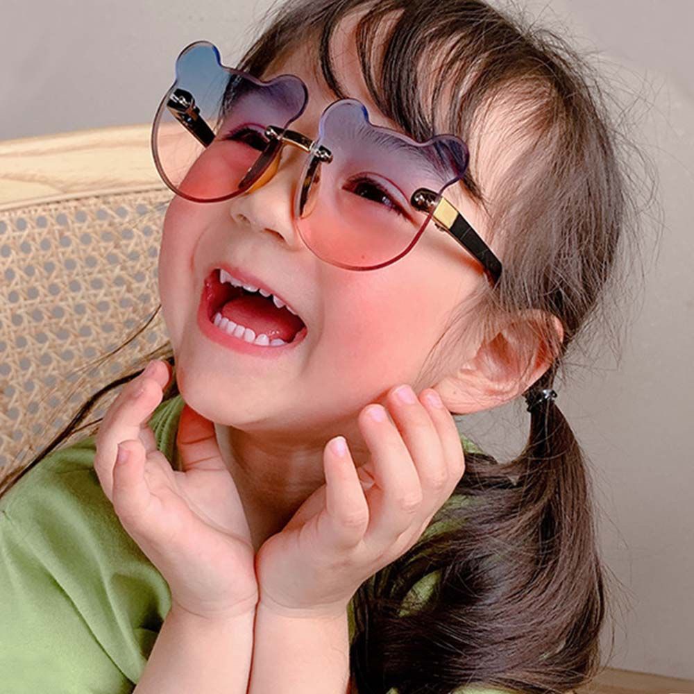 Kính mát gọng nhựa tròng hình mặt chú gấu xinh xắn