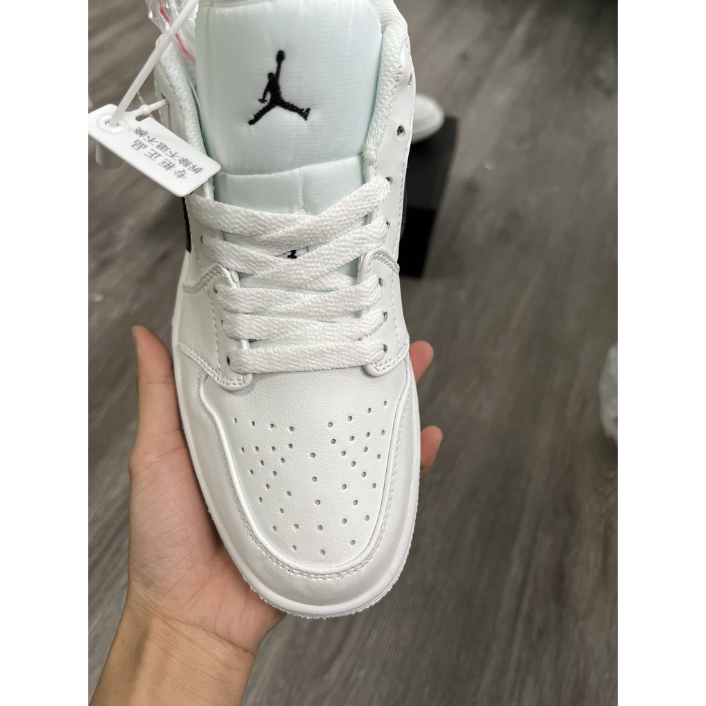 ⚡️GIÁ SỐC⚡️[Ảnh thật do shop tự chụp 100%]giày  Jordan d1 mid white shadow trắng đen | BigBuy360 - bigbuy360.vn